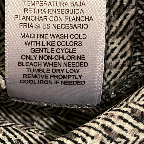 Daisy Fuentes Size L Boho Long Sleeve Pleated Back Button Down Black White - Picture 8 of 10